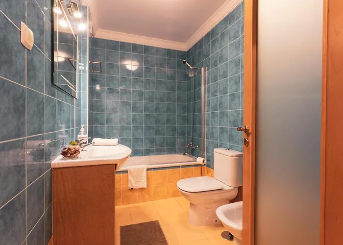 13 - Great Location דירה *