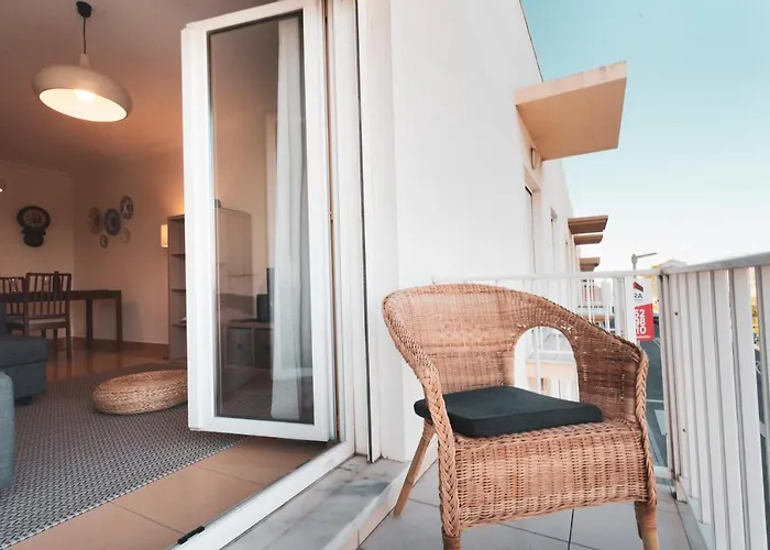 13 - Great Location דירה