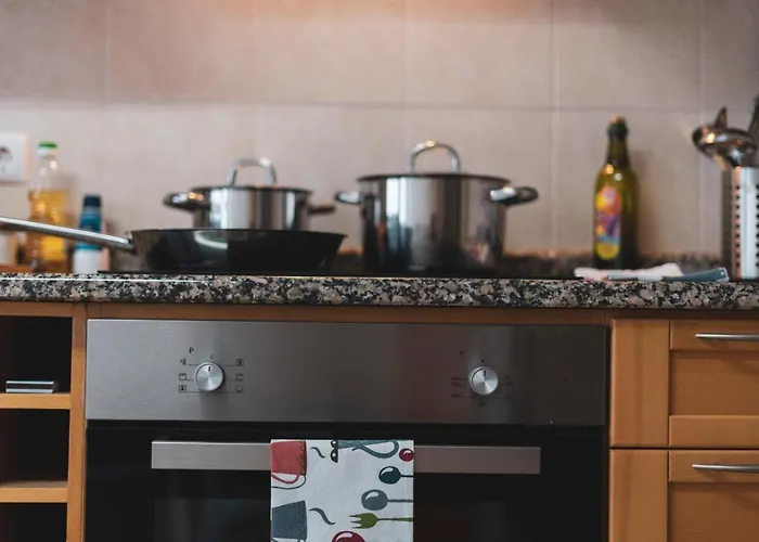 13 - Great Location פניש